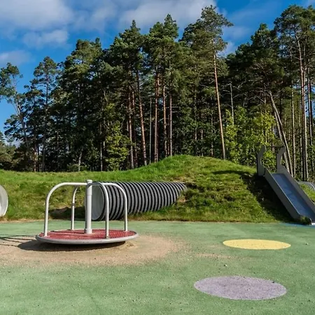 New And Bright Near Zoo And Kjevik Airport *